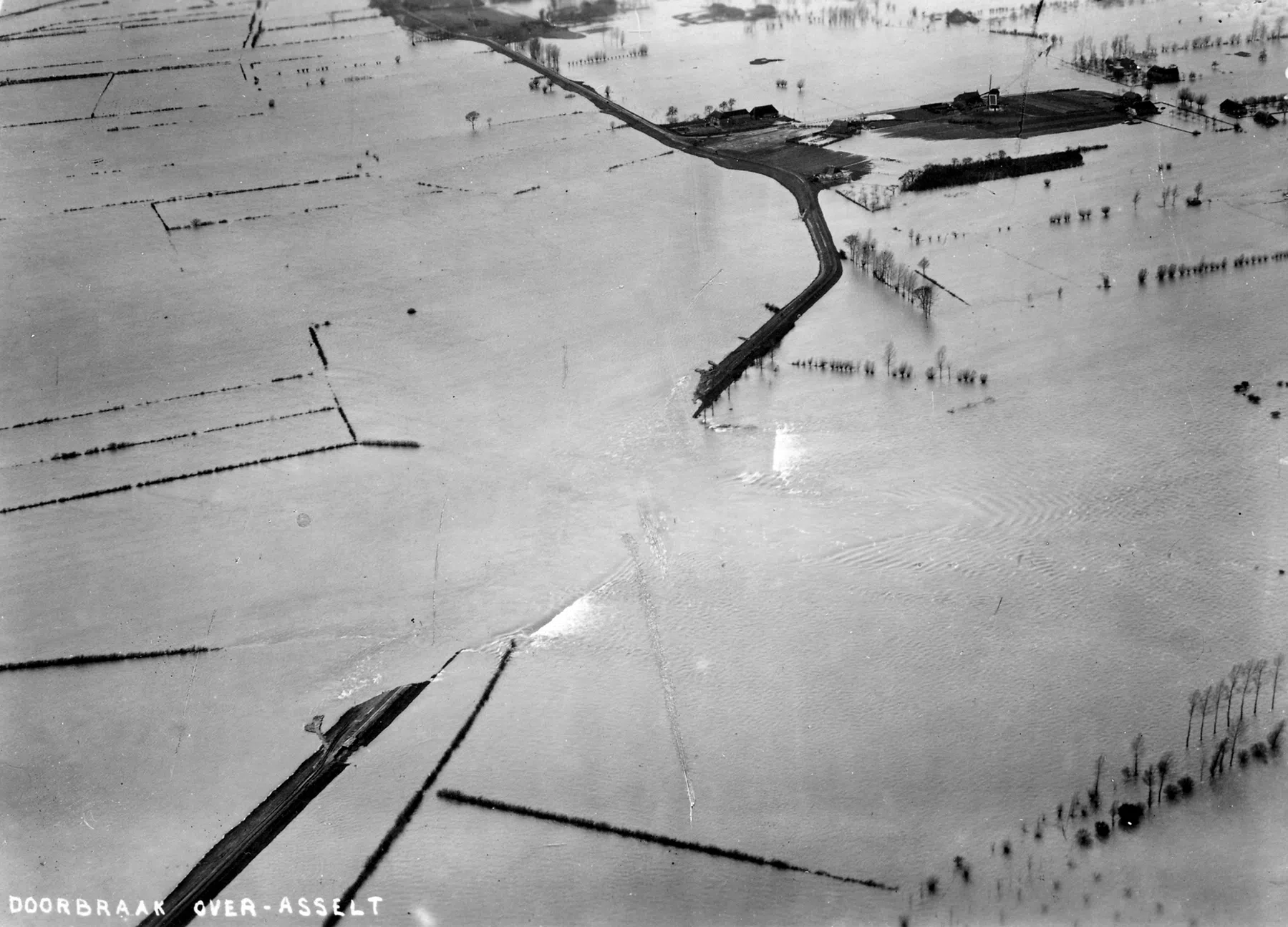 In 1926 braken de dijken door en liep het water 42.2 kilometer landinwaarts